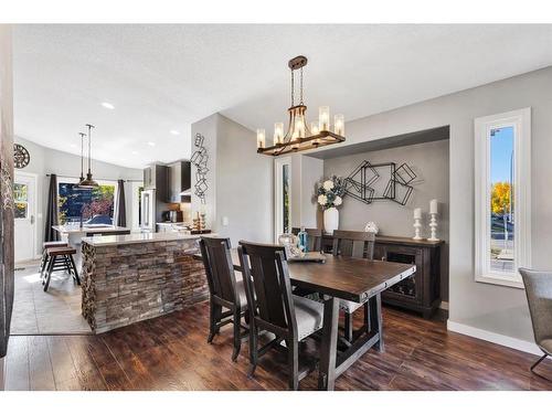 147 Citadel Drive Nw, Calgary, AB - Indoor Photo Showing Dining Room