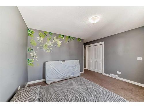 145 Skyview Point Green Ne, Calgary, AB - Indoor Photo Showing Bedroom