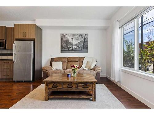 3-8 Sage Hill Terrace Nw, Calgary, AB - Indoor Photo Showing Living Room