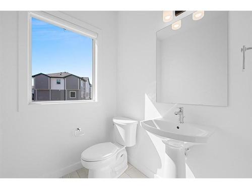 1304-280 Chelsea Road, Chestermere, AB - Indoor Photo Showing Bathroom