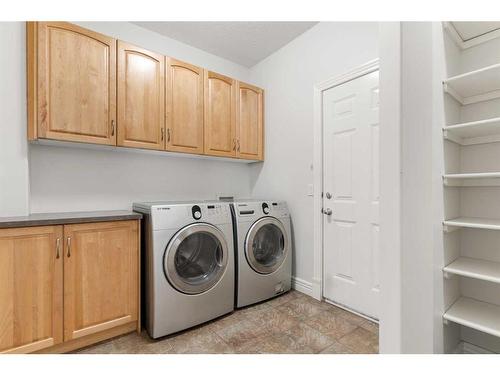 1565 Strathcona Drive Sw, Calgary, AB - Indoor Photo Showing Laundry Room