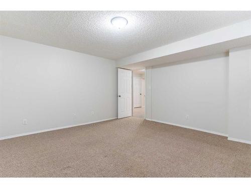 1565 Strathcona Drive Sw, Calgary, AB - Indoor Photo Showing Other Room