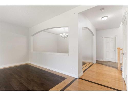 1565 Strathcona Drive Sw, Calgary, AB - Indoor Photo Showing Other Room