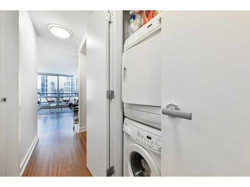 642-222 Riverfront Avenue Sw, Calgary, AB - Indoor Photo Showing Laundry Room