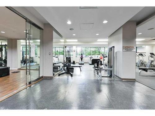 642-222 Riverfront Avenue Sw, Calgary, AB - Indoor Photo Showing Gym Room