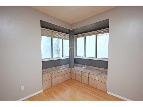 136 Bedfield Close Ne, Calgary, AB - Indoor Photo Showing Other Room