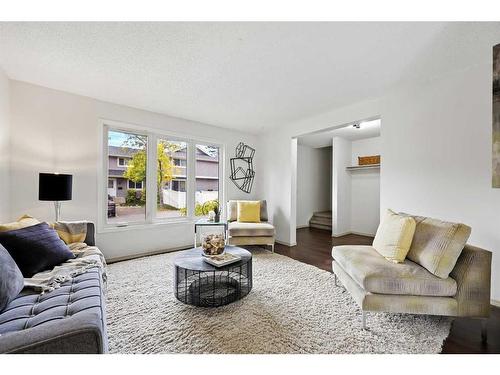 78 Falconer Terrace Ne, Calgary, AB - Indoor Photo Showing Living Room