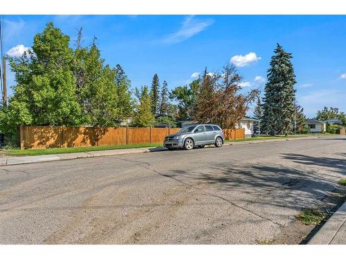 1445 28 Street Sw, Calgary, AB - Outdoor