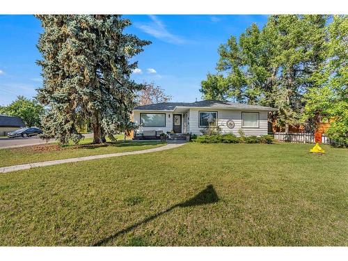 1445 28 Street Sw, Calgary, AB - Outdoor With Facade