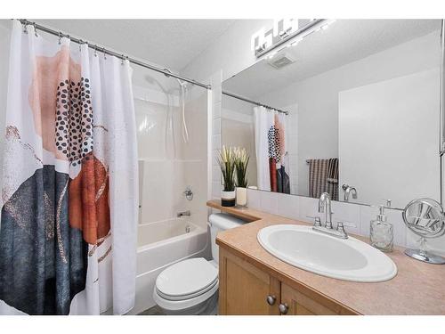 292 Prestwick Heights Se, Calgary, AB - Indoor Photo Showing Bathroom