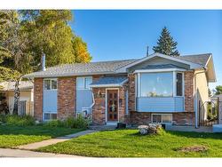 11028 Braton Place SW Calgary, AB T2W 1B3