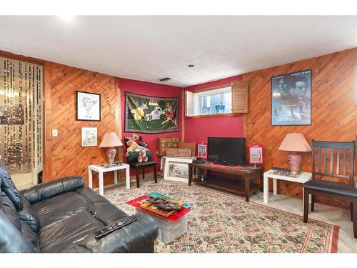 11028 Braton Place Sw, Calgary, AB - Indoor Photo Showing Living Room