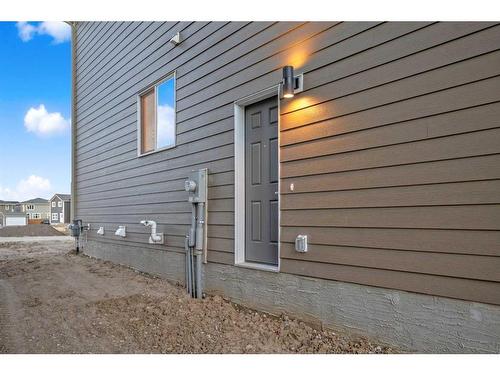 122 Magnolia Dr Drive Se, Calgary, AB - Outdoor With Exterior