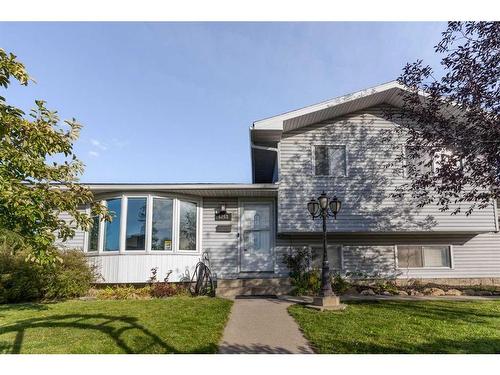 6203 Pineridge Road Ne, Calgary, AB - Outdoor