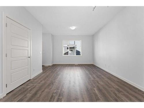 305-137 Red Embers Link Ne, Calgary, AB - Indoor