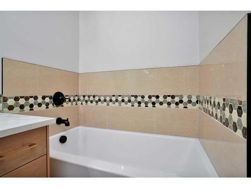 714 5 Street Sw, Sundre, AB - Indoor Photo Showing Bathroom