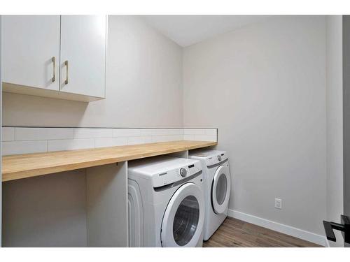 714 5 Street Sw, Sundre, AB - Indoor Photo Showing Laundry Room