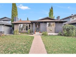 20 Lake Lucerne Close SE Calgary, AB T2J 3H8