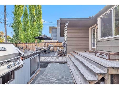 20 Lake Lucerne Close Se, Calgary, AB 