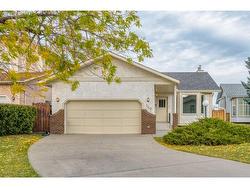 140 Sanderling Rise NW Calgary, AB T3K 3M7