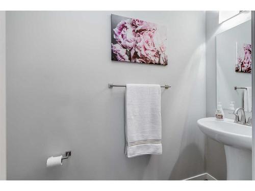 164 Auburn Meadows Crescent Se, Calgary, AB - Indoor Photo Showing Bathroom