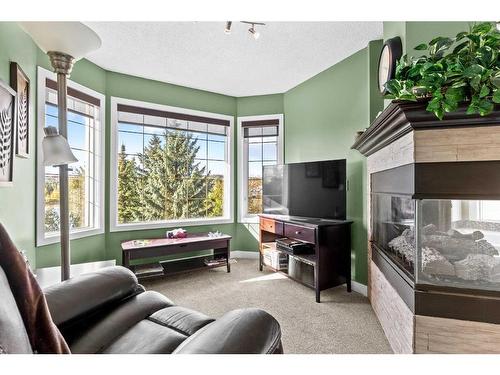 10054 Hidden Valley Drive Nw, Calgary, AB - Indoor Photo Showing Bedroom