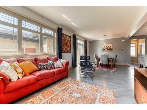 3651 77 Street Nw, Calgary, AB - Indoor Photo Showing Living Room