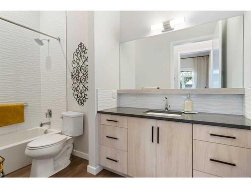 112-12 Mahogany Path Se, Calgary, AB - Indoor Photo Showing Bathroom