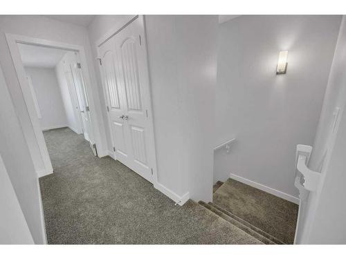 316 Hotchkiss Drive Se, Calgary, AB - Indoor Photo Showing Other Room