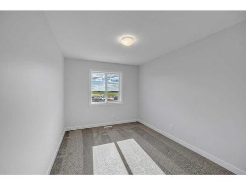 316 Hotchkiss Drive Se, Calgary, AB - Indoor Photo Showing Other Room