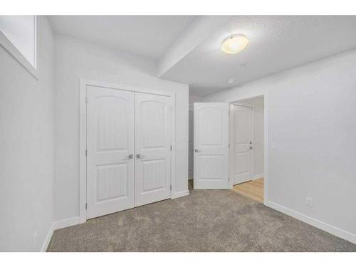 316 Hotchkiss Drive Se, Calgary, AB - Indoor Photo Showing Other Room