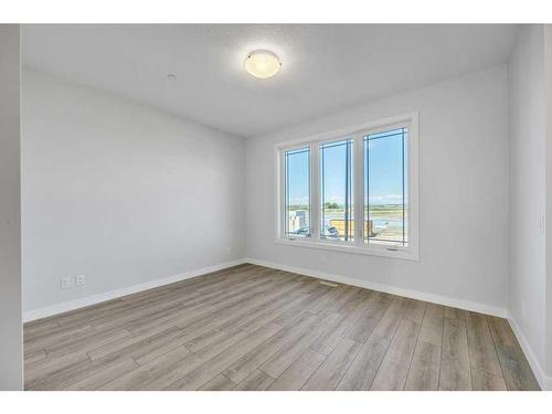 316 Hotchkiss Drive Se, Calgary, AB - Indoor Photo Showing Other Room