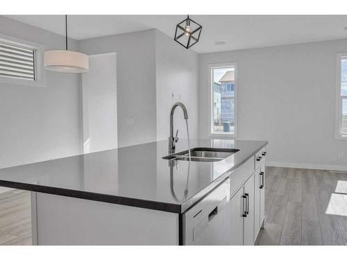 316 Hotchkiss Drive Se, Calgary, AB - Indoor Photo Showing Kitchen