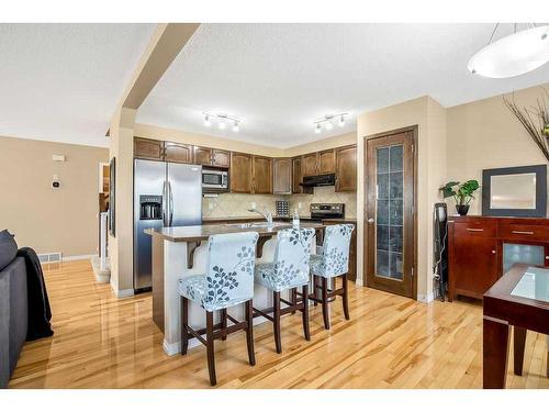 262 Evanscreek Court Nw, Calgary, AB - Indoor Photo Showing Kitchen