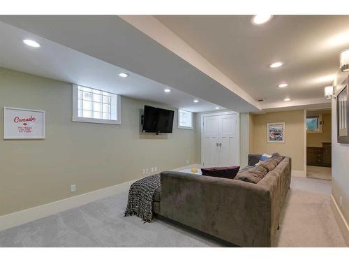 1331 15 Street Nw, Calgary, AB - Indoor Photo Showing Basement