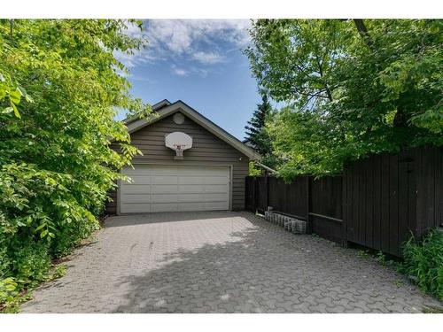 1331 15 Street Nw, Calgary, AB - Outdoor