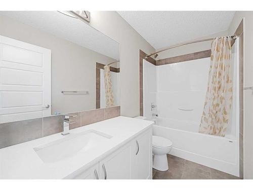 623 Nolanlake Villas Nw, Calgary, AB - Indoor Photo Showing Bathroom