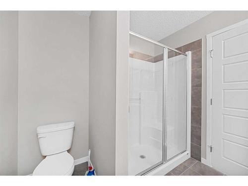 623 Nolanlake Villas Nw, Calgary, AB - Indoor Photo Showing Bathroom