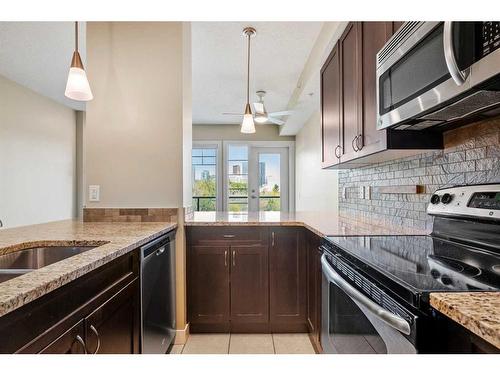 406-108 25 Avenue Sw, Calgary, AB - Indoor Photo Showing Kitchen