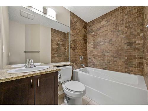 406-108 25 Avenue Sw, Calgary, AB - Indoor Photo Showing Bathroom