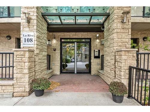 406-108 25 Avenue Sw, Calgary, AB - Outdoor