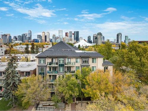 406-108 25 Avenue Sw, Calgary, AB - Outdoor With Balcony