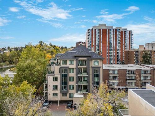 406-108 25 Avenue Sw, Calgary, AB - Outdoor With Balcony With Facade