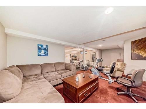 68 Harvest Wood Place Ne, Calgary, AB - Indoor Photo Showing Living Room