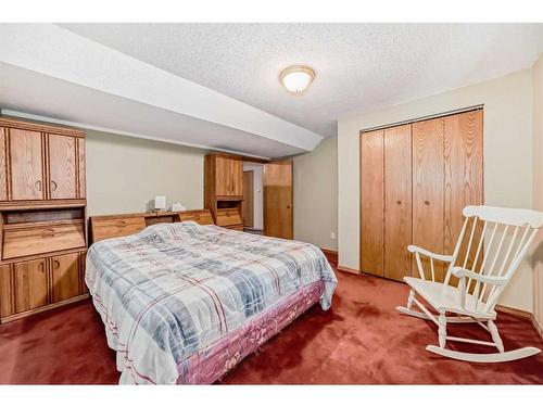 68 Harvest Wood Place Ne, Calgary, AB - Indoor Photo Showing Bedroom