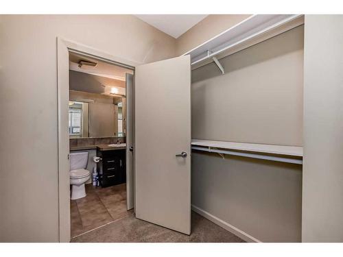 204-1410 1 Street Se, Calgary, AB - Indoor Photo Showing Bathroom