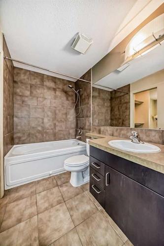 204-1410 1 Street Se, Calgary, AB - Indoor Photo Showing Bathroom