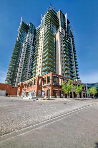 204-1410 1 Street Se, Calgary, AB - Outdoor With Balcony With Facade