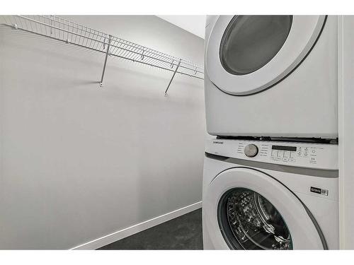 420-40 Carrington Plaza Nw, Calgary, AB - Indoor Photo Showing Laundry Room