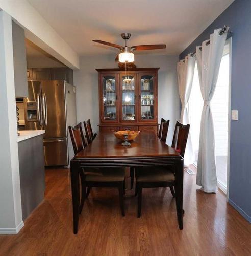 42-567 Edmonton Trail Ne, Airdrie, AB - Indoor Photo Showing Dining Room